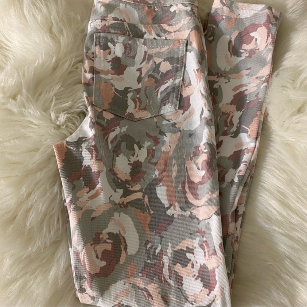 Spanx Ankle Jean-Ish Leggings in Blush Bloom
